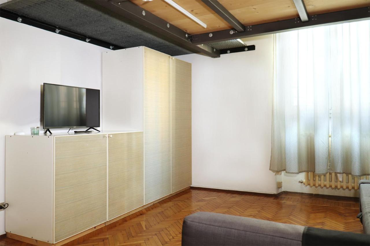 Isola Centro Bilocale Su 2 Livelli Free Wi-Fi Apartment Milan Bagian luar foto
