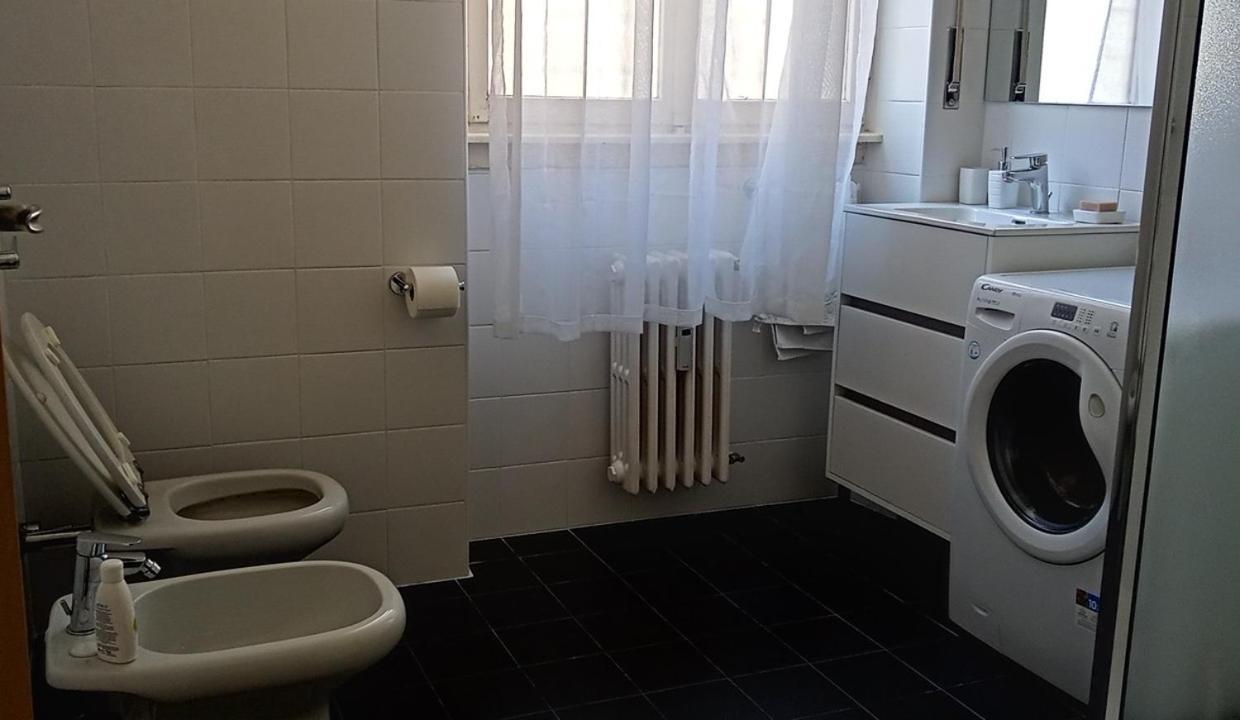 Isola Centro Bilocale Su 2 Livelli Free Wi-Fi Apartment Milan Bagian luar foto